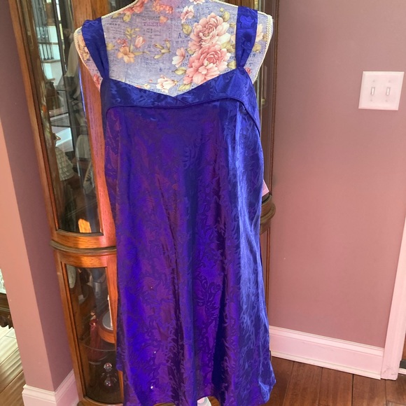 PARISIAN-Intimates Robe & Slip Set - Picture 4 of 11